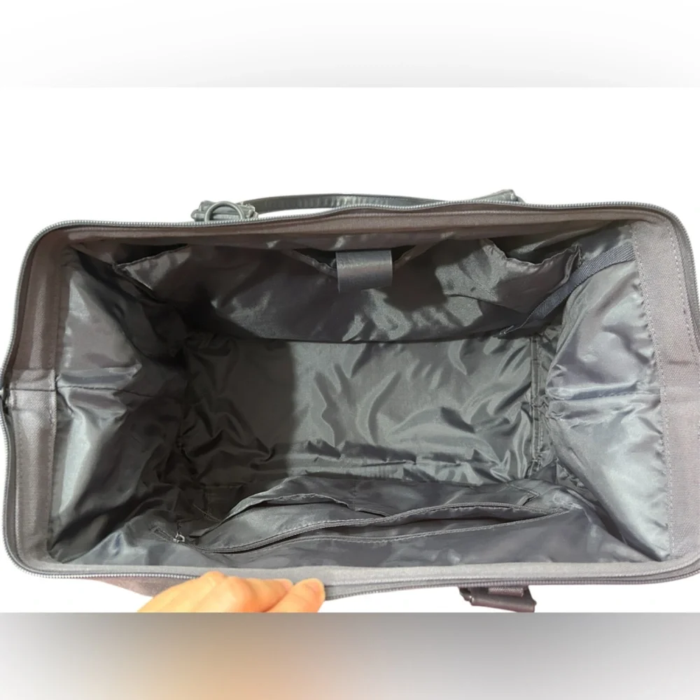 **SOLD** BEIS The Weekender 
in Navy Travel Sophisticated Vacation Unisex - Picture 12 of 16